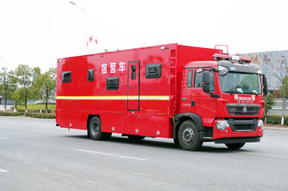 重汽單橋6人宿營車圖片2