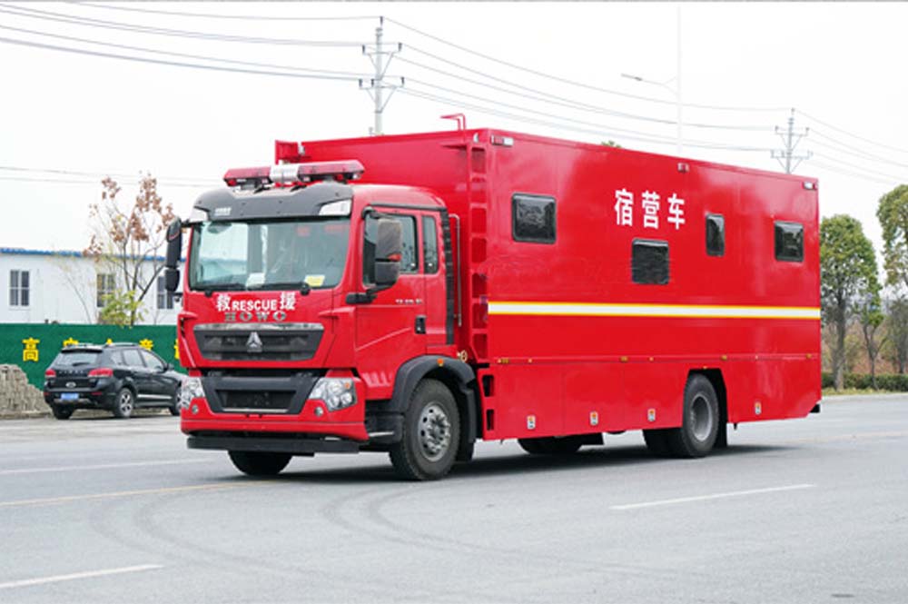 重汽單橋6人宿營車